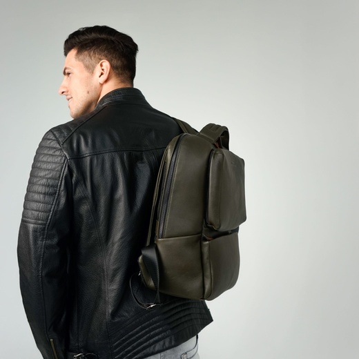 Шкіряний чоловічий рюкзак з відділенням для ноутбука Roberto Tonelli R1179-7